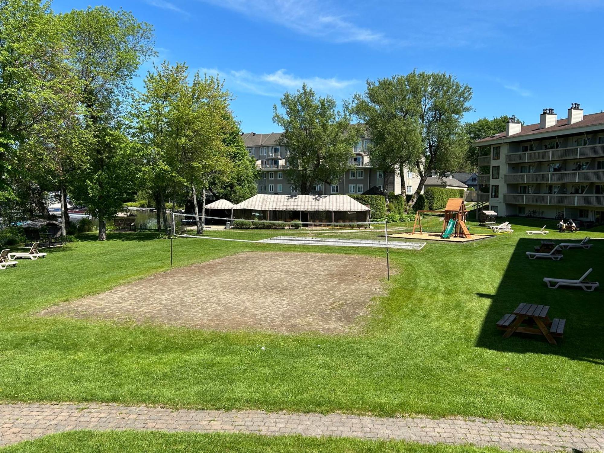 Au P'Tit Cocon Sur Le Lac Magog Exterior foto